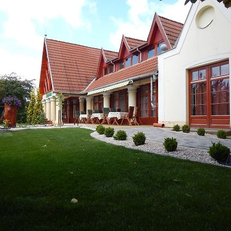 Juniperus Park Hotel Kecskemét Exterior foto
